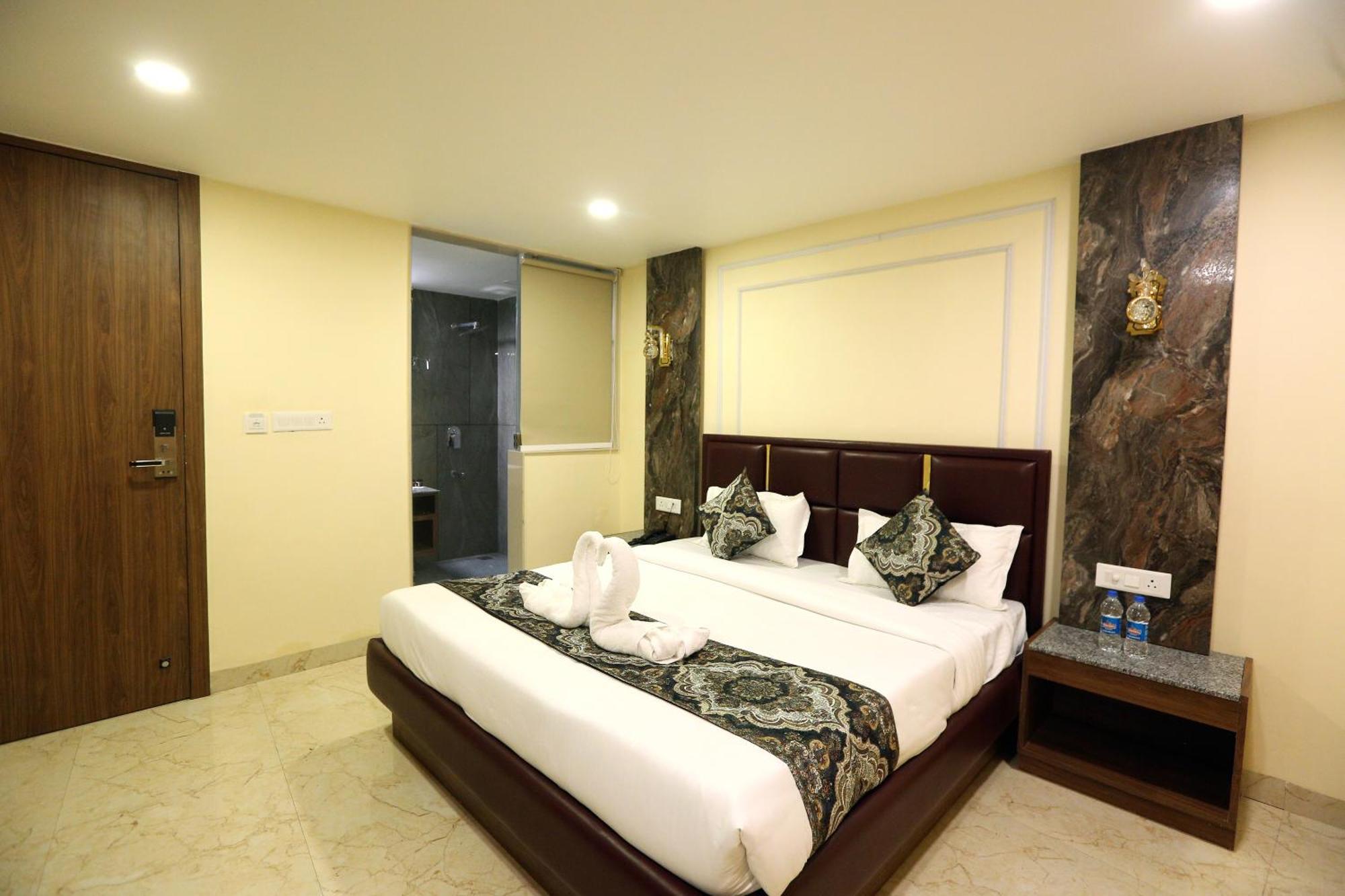 Hotel Gc Grand Inn Амритсар Экстерьер фото